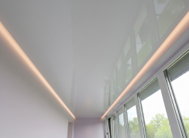 Натяжные потолки на балкон